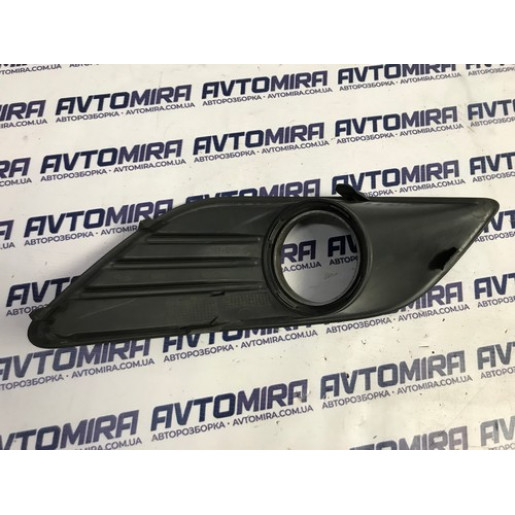 Рамка протитуманок ліва Ford Focus 2 2008-2010 1528561